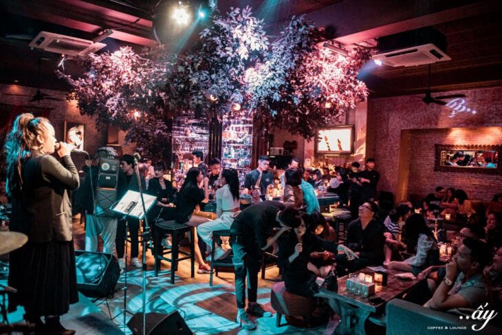Ấy Lounge – quán cafe nhạc sống Hà Nội chill nhất hiện nay