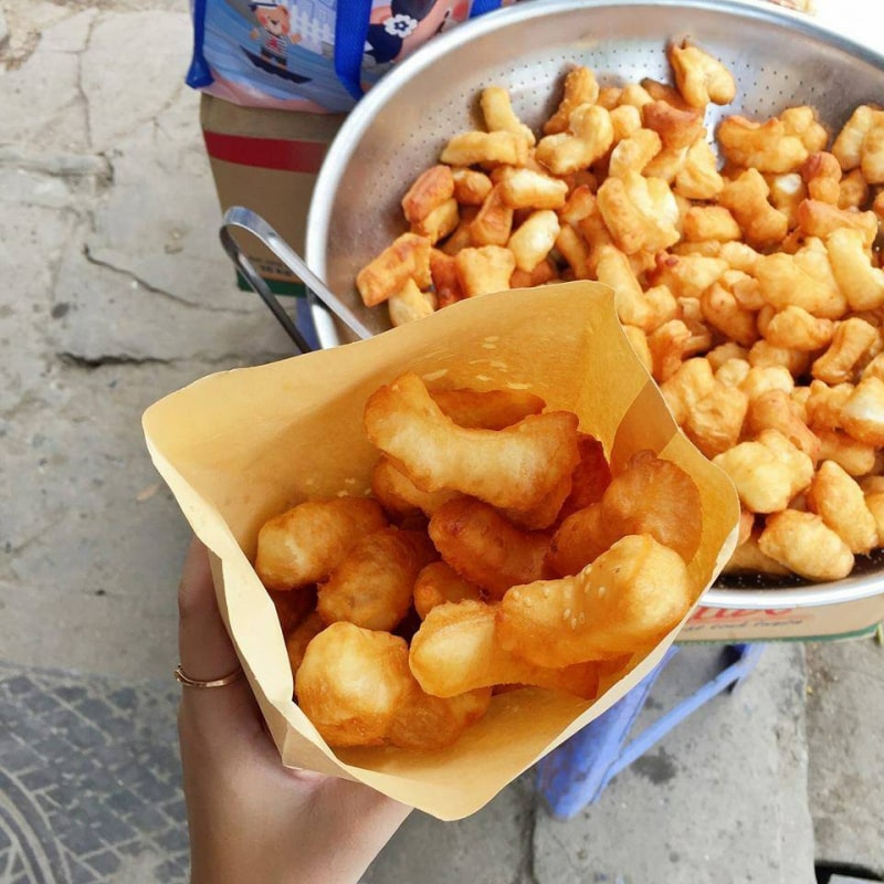 Quẩy nóng – món ăn đường phố Hà Nội có giá bình dân