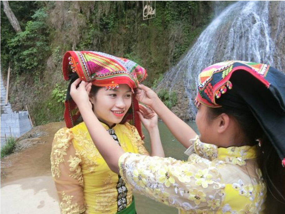 Những cô gái Thái ở Bản Vặt Mộc Châu