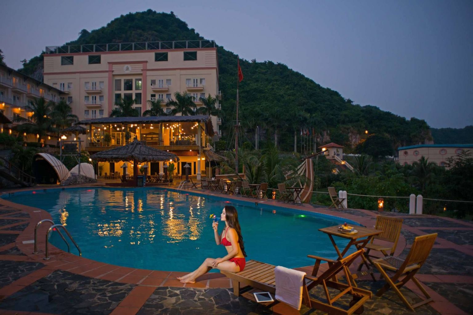 Cát Bà Island Resort & Spa là khu du lịch và nghỉ dưỡng đạt tiêu chuẩn 4 sao