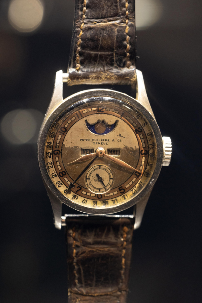 Đồng hồ Patek Philippe Reference 96 Quantieme Lune của vua Phổ Nghi. Mảng màu trắng và nâu trên mặt số được cho là kết quả của việc Phổ Nghi yêu cầu người hầu mở phần này ra để nghiên cứu. Ảnh: PP