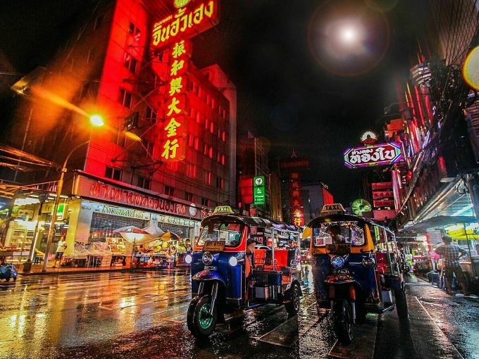 Phố đêm China Town ở Bangkok, Thái Lan. Ảnh: Florian Wehde.