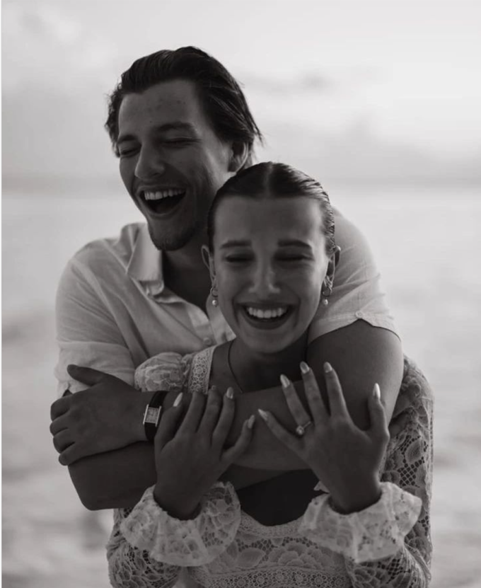 Millie Bobby Brown (phải) bên chồng sắp cưới. Ảnh: Millie Bobby Brown Instagram