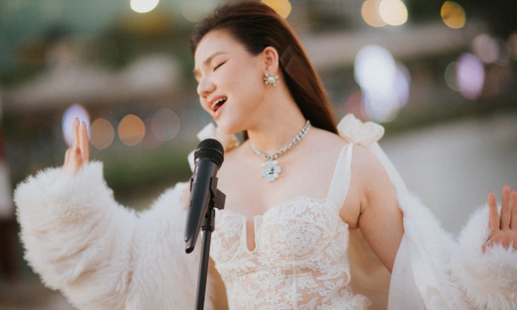 Myra Trần hòa giọng rapper Negav