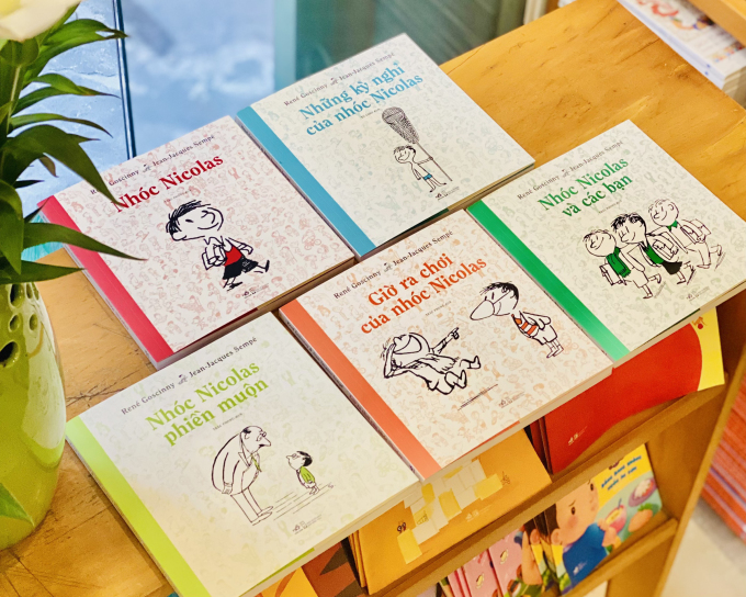 Nhã Nam tái bản năm tập Nhóc Nicolas với thiết kế khổ vuông và cập nhật hình minh họa mới của nhà xuất bản Pháp, nhân kỷ niệm 60 năm bộ truyện ra đời. Ảnh: Nhã Nam