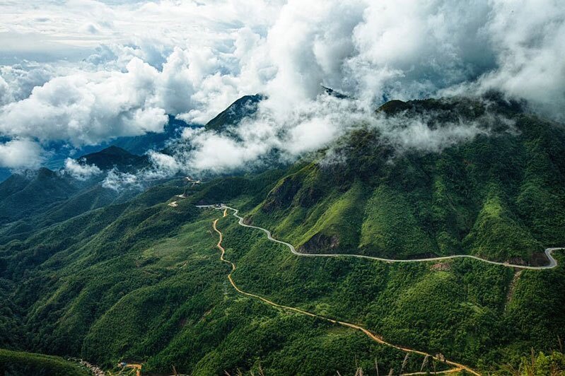 Với chiều dài 50km, nằm trên quốc lộ 4D, nối liền 2 tỉnh Lào Cai và Lai Châu