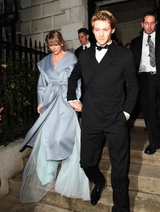 Taylor và và Joe dự lễ trao giải BAFTA 2019. Ảnh: SplashNews